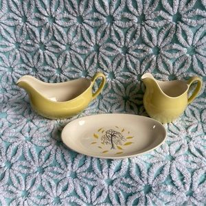 Vintage Johnson Bros‎ yellow Gravy boat creamer & Wheeping willow saucer